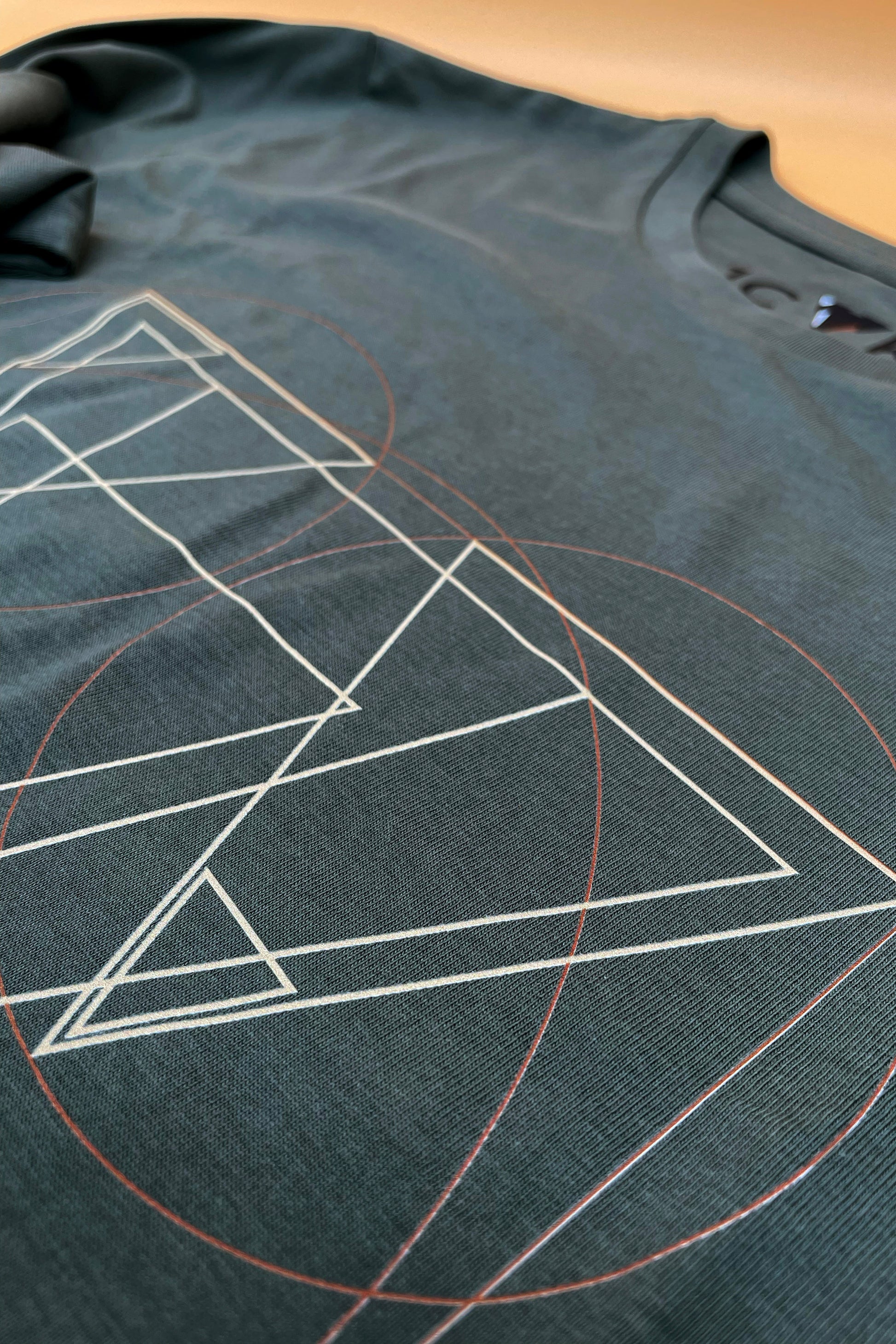 ASSO • Printed Minimalist T-shirt •