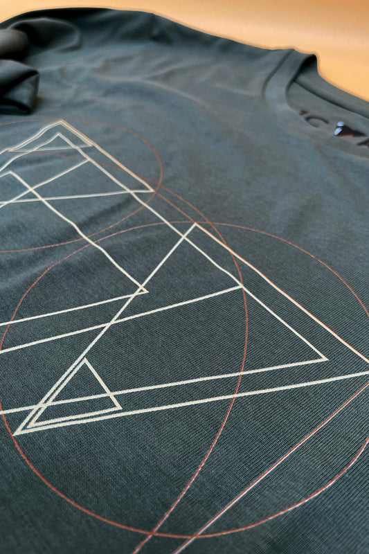 ASSO • Printed Minimalist T-shirt •