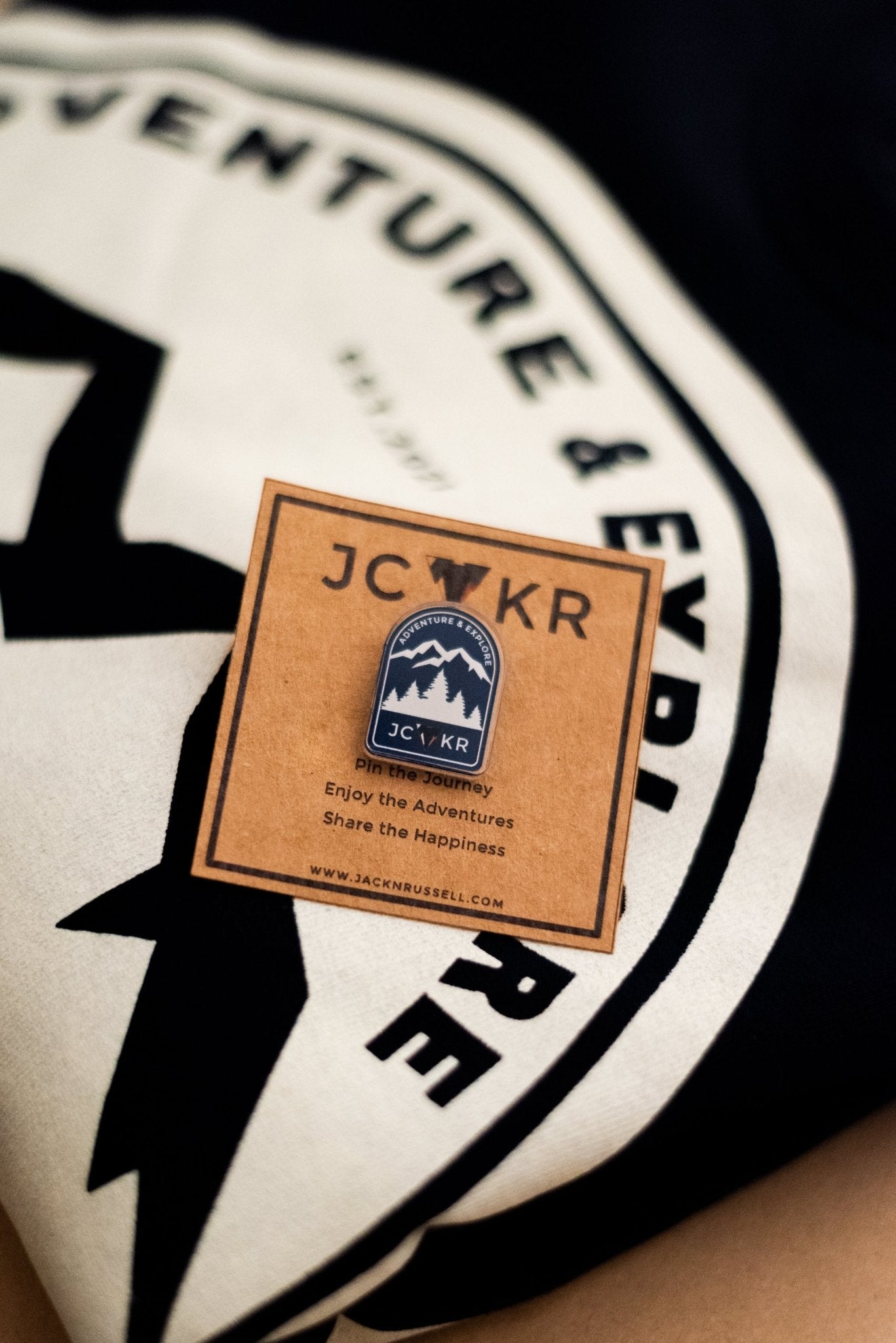 ADVENTURE & EXPLORE Acrylic Pin - simple | JCKR clothing
