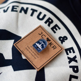 ADVENTURE & EXPLORE Acrylic Pin - simple | JCKR clothing