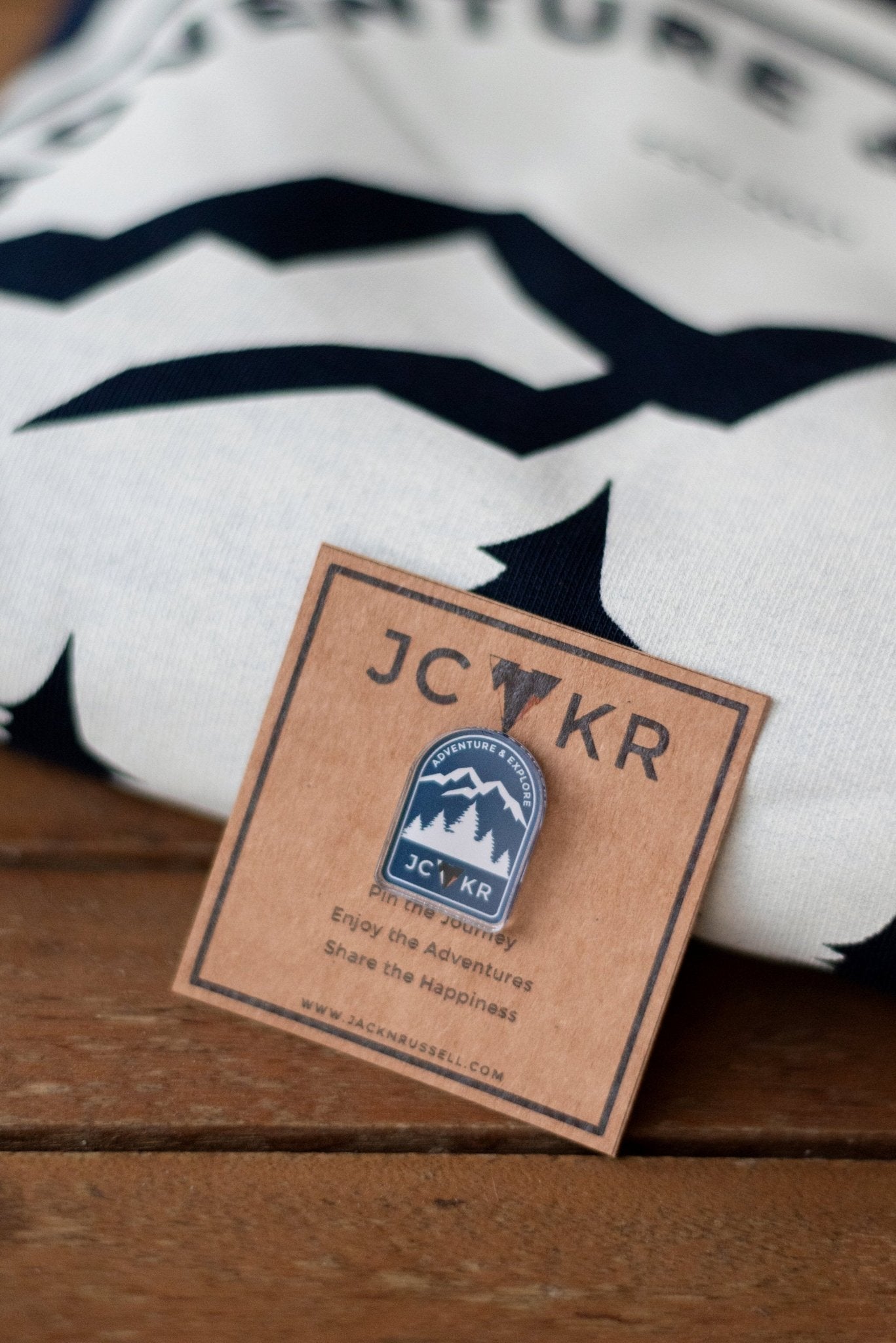ADVENTURE & EXPLORE Acrylic Pin - simple | JCKR clothing